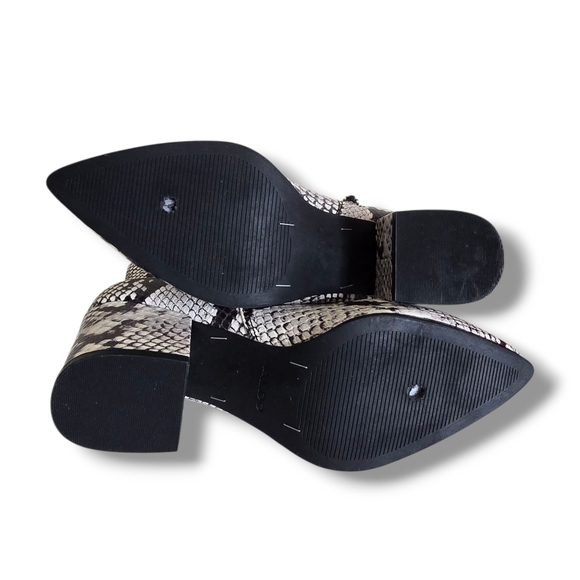 New 🥀 ALDO Ladies Gray Snakeskin Leather Ankle Boots - Picture 15 of 16